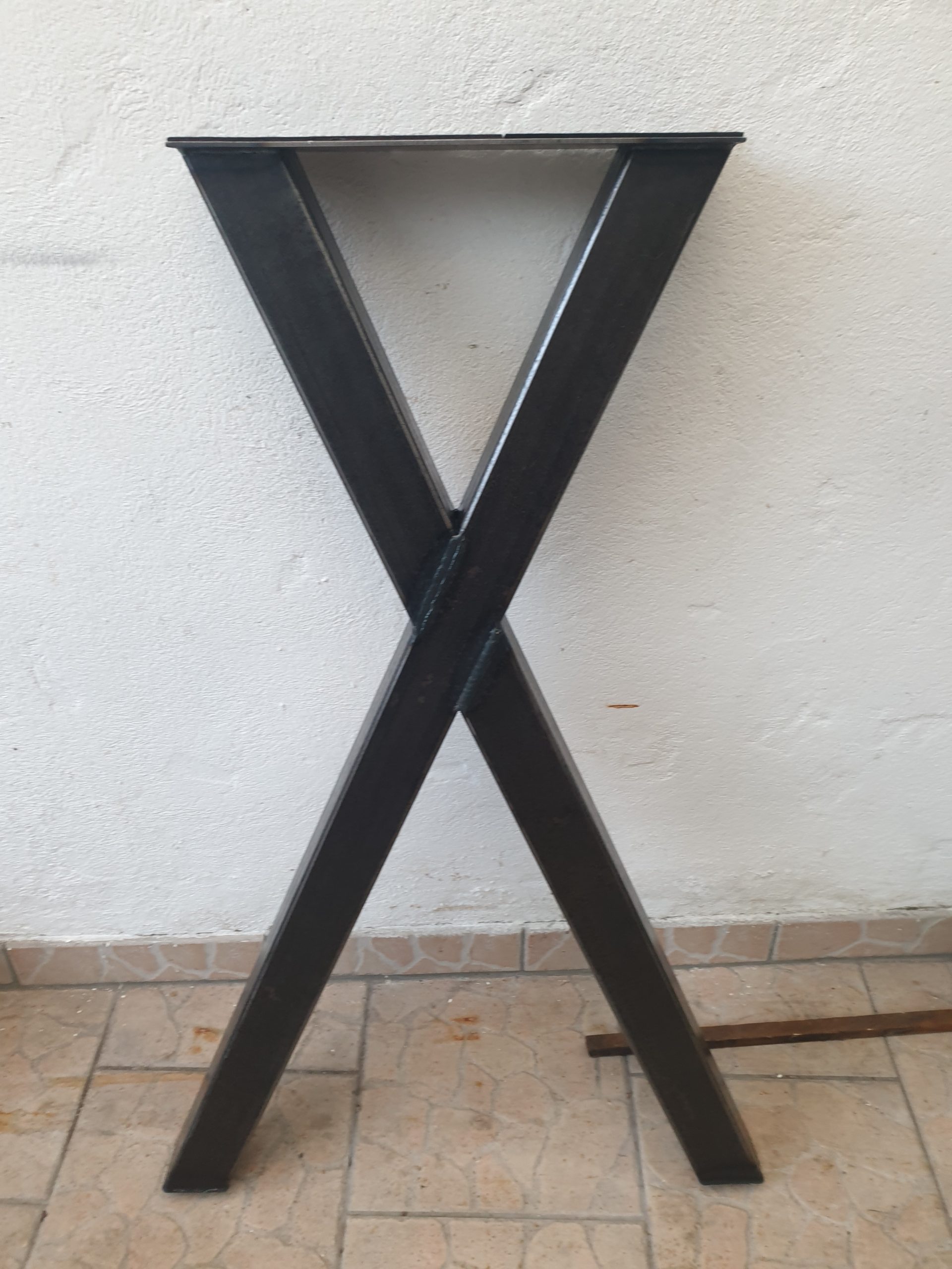 pied en X table haute