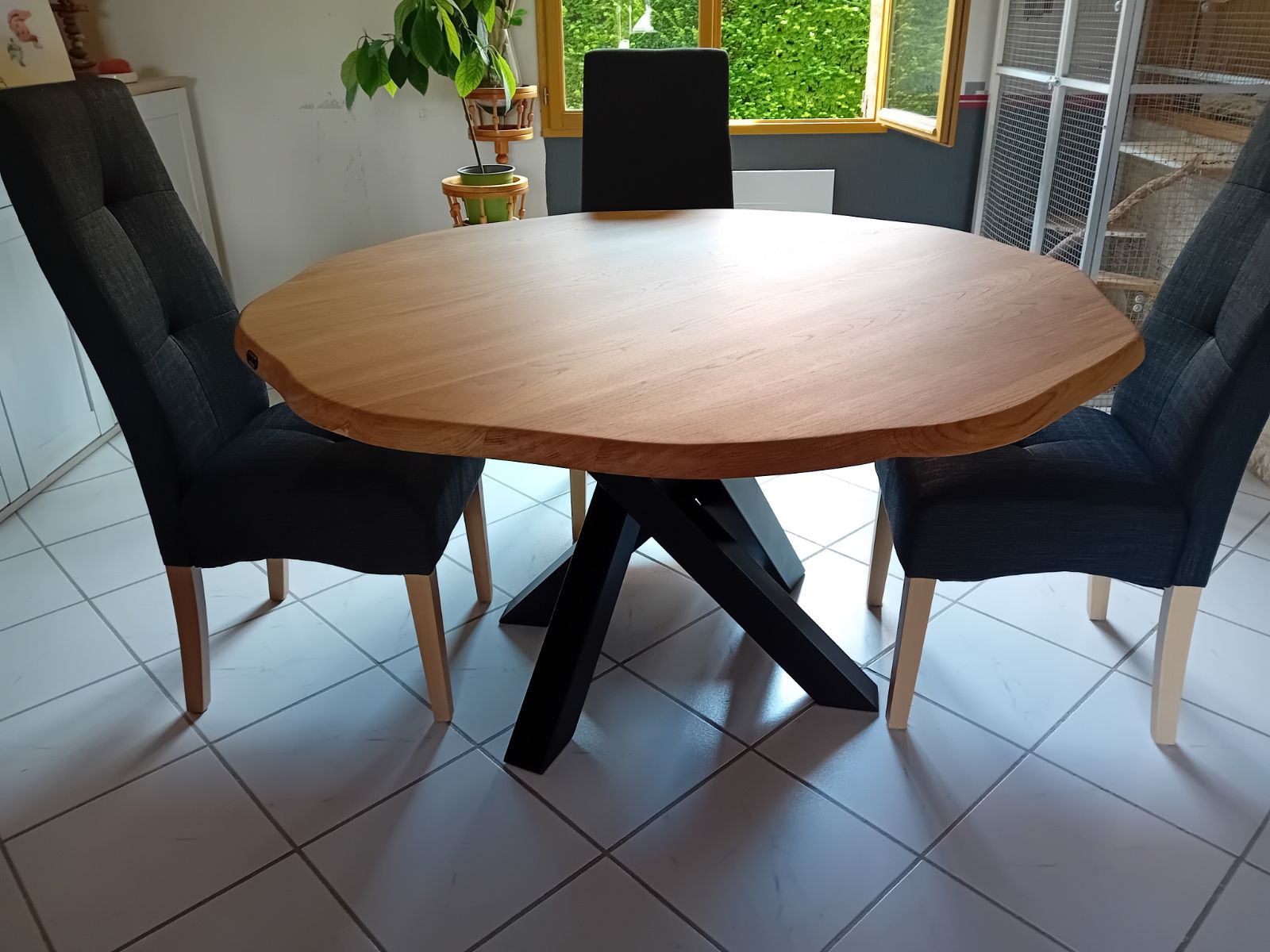table ronde en chêne forme live edge