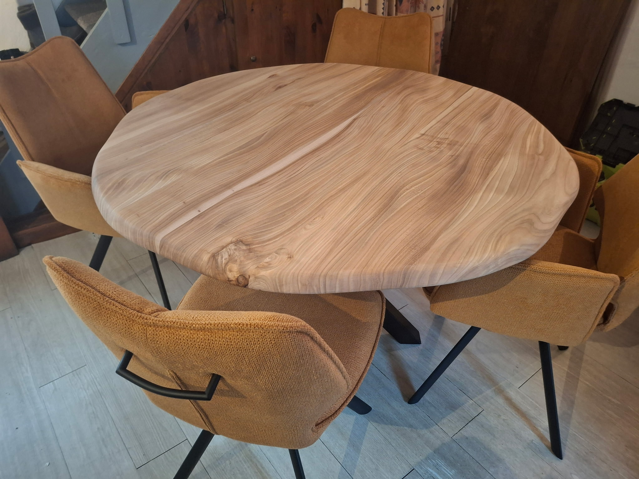 pied en X table haute