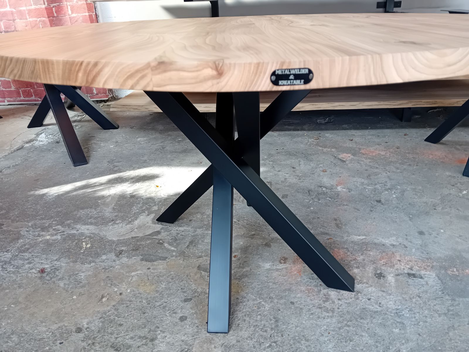 table en orme ronde